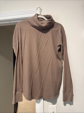 tentree Taupe Waffle Turtleneck Long-Sleeve Top
